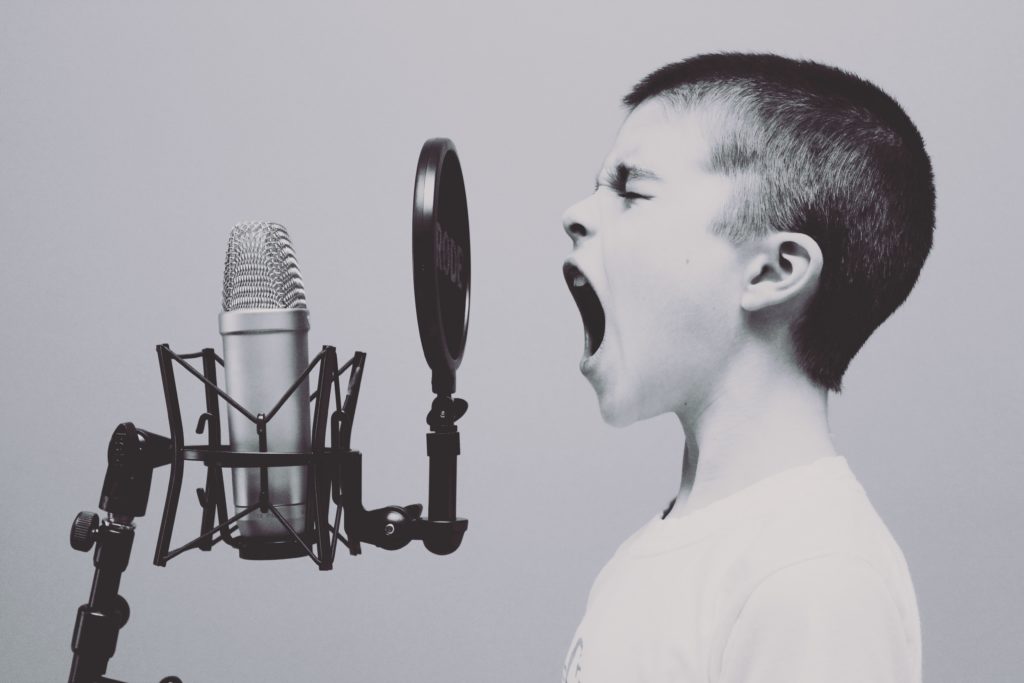 Pojke som sjunger