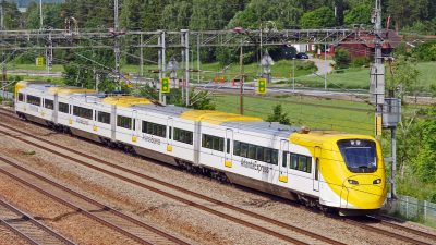 Rösten på tågstationerna försvinner.